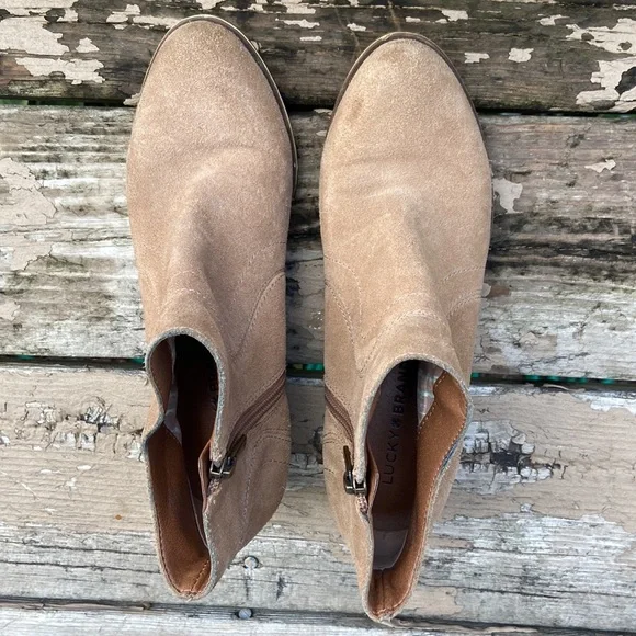 Lucky Brand Tan Suede Ankle Boots Size 6.5 Side Zip Western Boho - Picture 3 of 14
